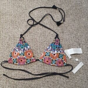MAKE OFFER ~ ☀️🏖 NWT TRINA TURK sz US2 bikini top, $98.00